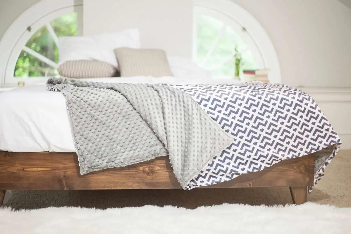 5 Effective Weighted Blanket Alternatives For Anxiety Relief